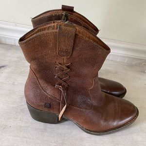 Born ankle boot
